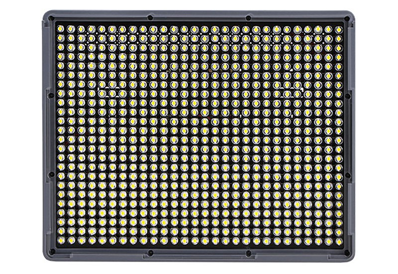APUTURE amaran HR672C Bi-Color LED Flood Light