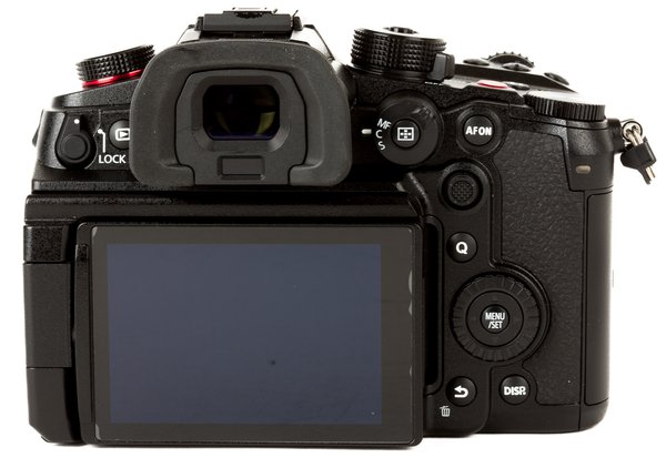 Panasonic_GH6-5.jpg.600x415_q85.jpg