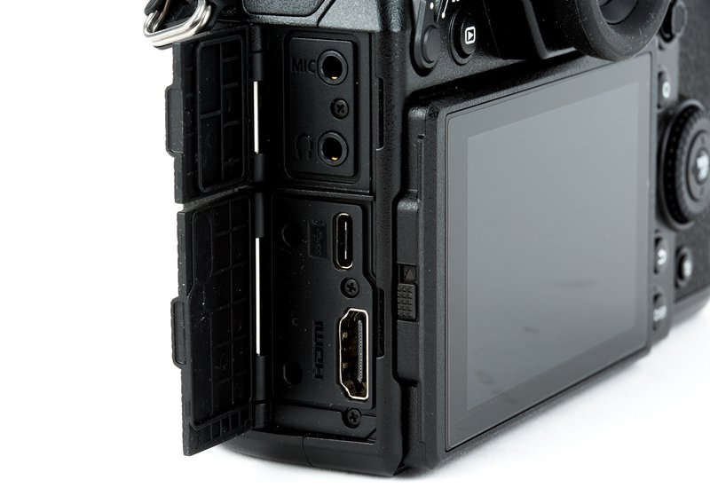 Panasonic_Lumix_DC-S1R-13.jpg.800x550_q85.jpg