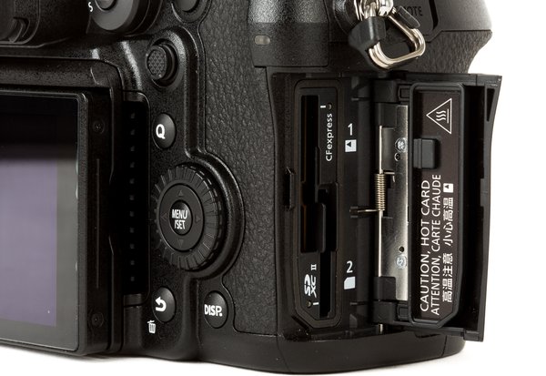 Panasonic_GH6-10.jpg.600x415_q85.jpg
