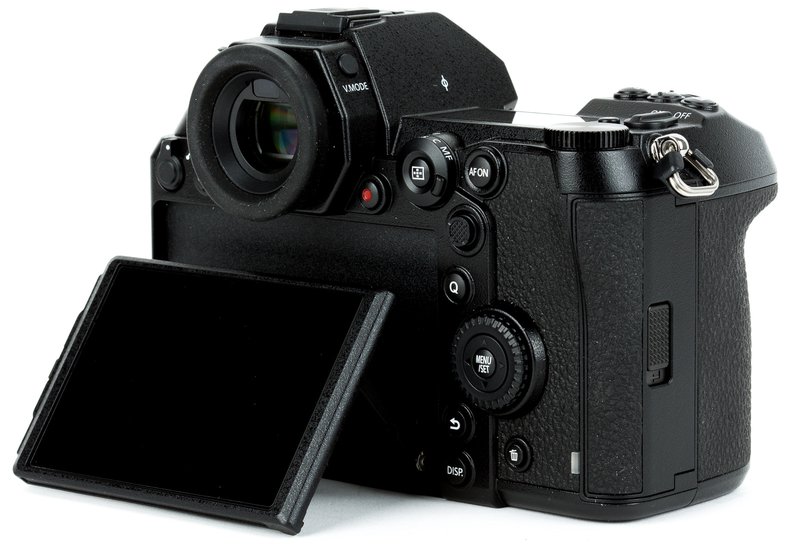 Panasonic_Lumix_DC-S1R-7.jpg.800x550_q85.jpg