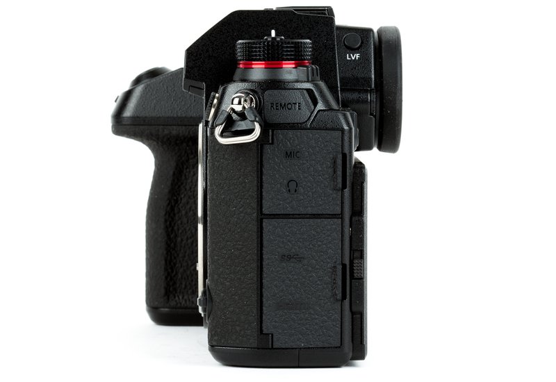 Panasonic_Lumix_DC-S1R-3.jpg.800x550_q85.jpg